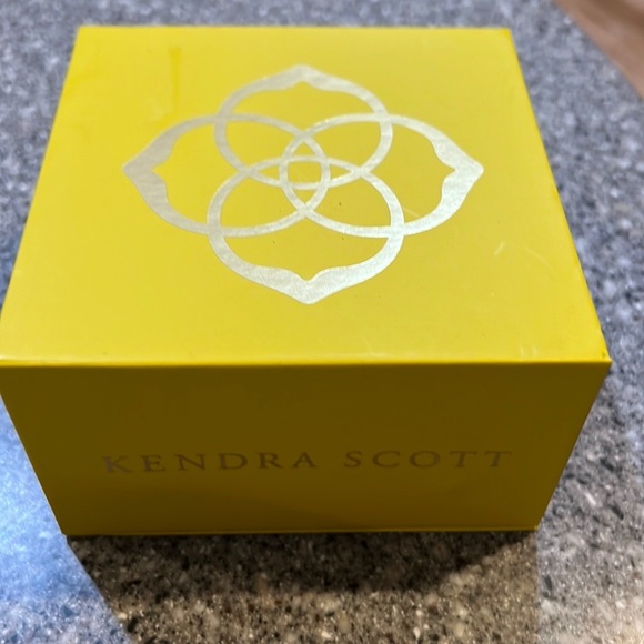 Kendra Scott Tess Stud Earrings-Rose Quartz - Picture 6 of 6